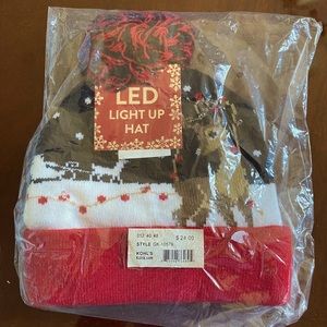BRAND NEW LIGHT UP Black, White, Red Christmas Reindeer Beanie